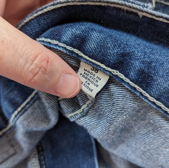 True Religion Mens Straight Leg Medium Wash Jeans - Picture 9 of 14